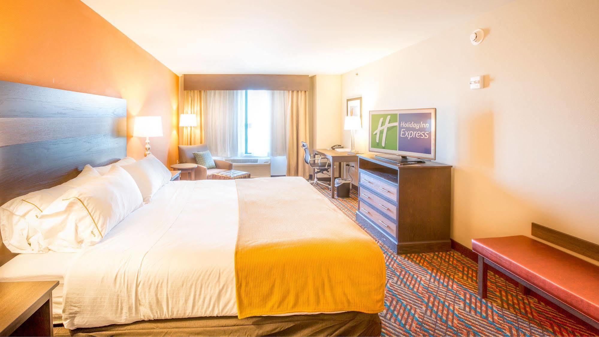 Holiday Inn Express Wichita South By Ihg Dış mekan fotoğraf